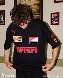 Ferrari F1 iconic T-shirt - Show your racing style