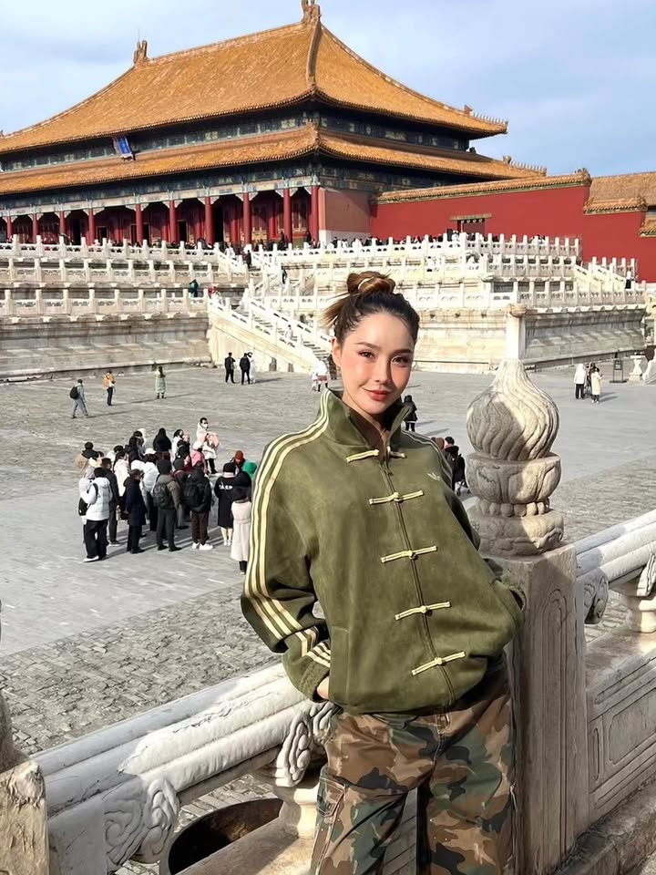 CNY Unisex Premium Olive Green Jacket | Stylish Streetwear Jacket for Men & Women